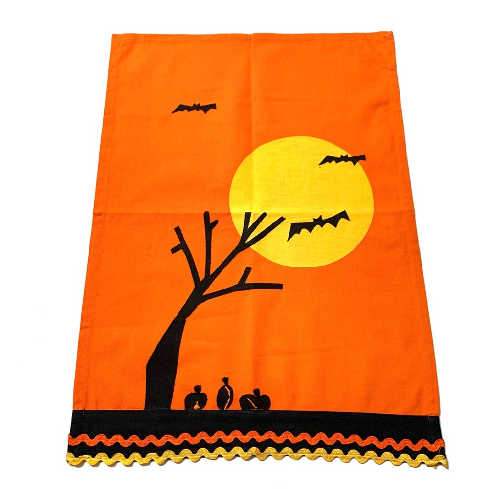 TAG Halloween Night Ric-Rac trim towel